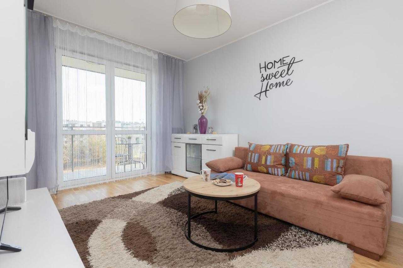 Young By Renters Varsóvia