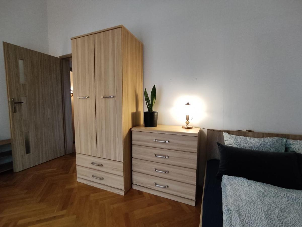 Classic Metro Kabaty Apartment