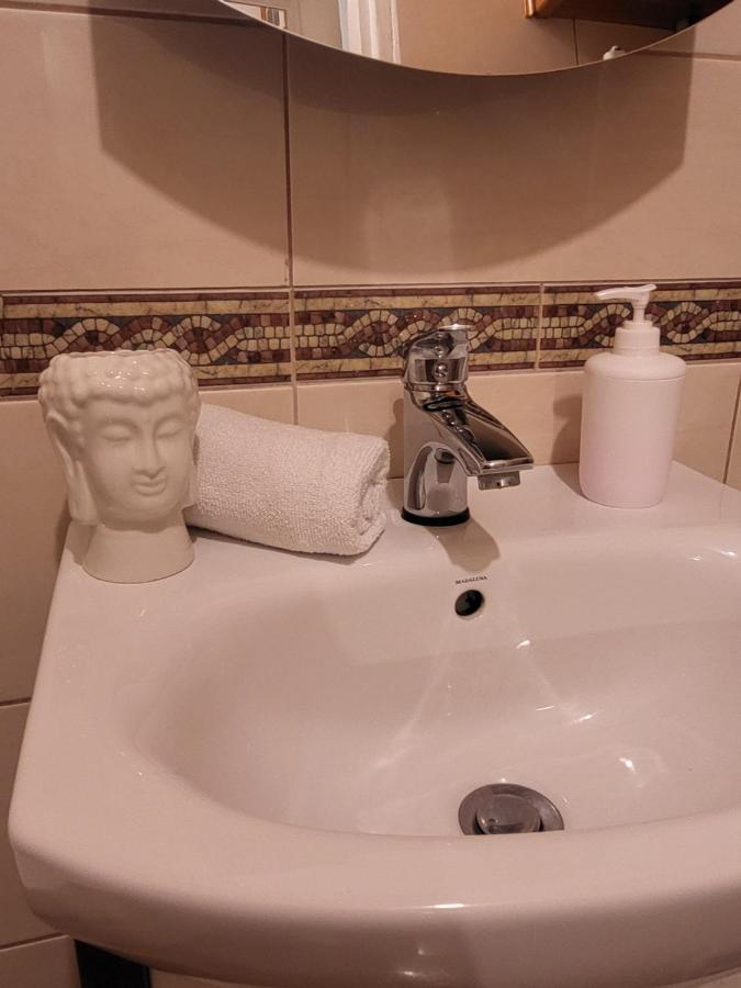 - Mi Old Town Swietojanska Apartment