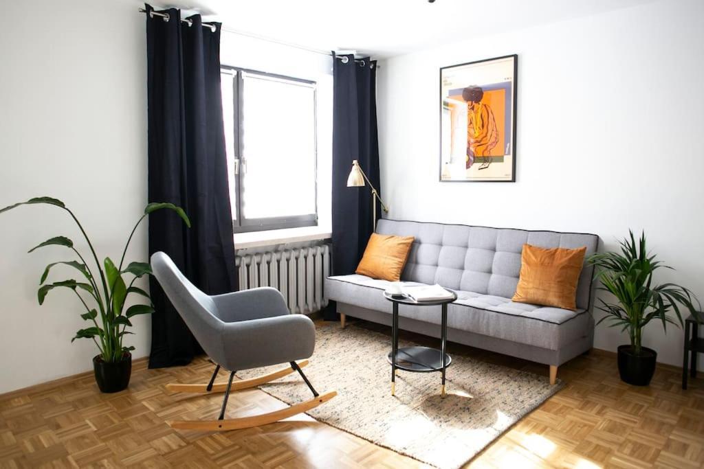 Oomph Center Well Designed With Balcony Apartment *