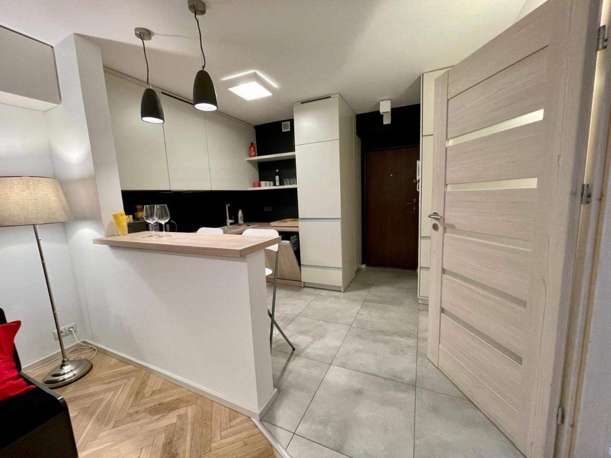 Apartament Aircondition Orange 4 Metro 65'tv Fast Wifi Netflix Hbo Appletv