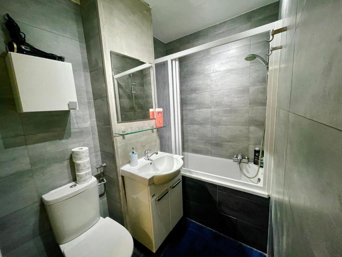 Apartament Aircondition Orange 4 Metro 65'tv Fast Wifi Netflix Hbo Appletv