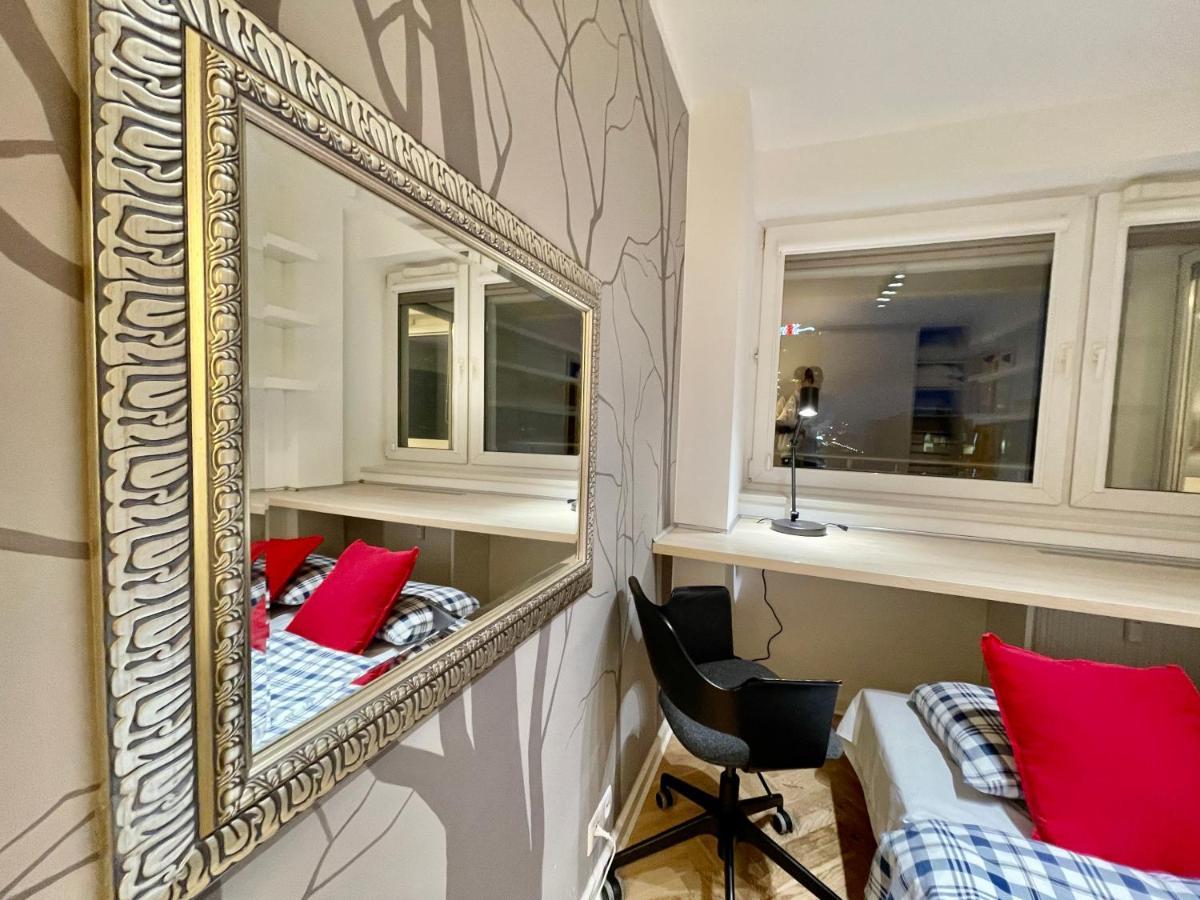 Apartament Aircondition Orange 4 Metro 65'tv Fast Wifi Netflix Hbo Appletv