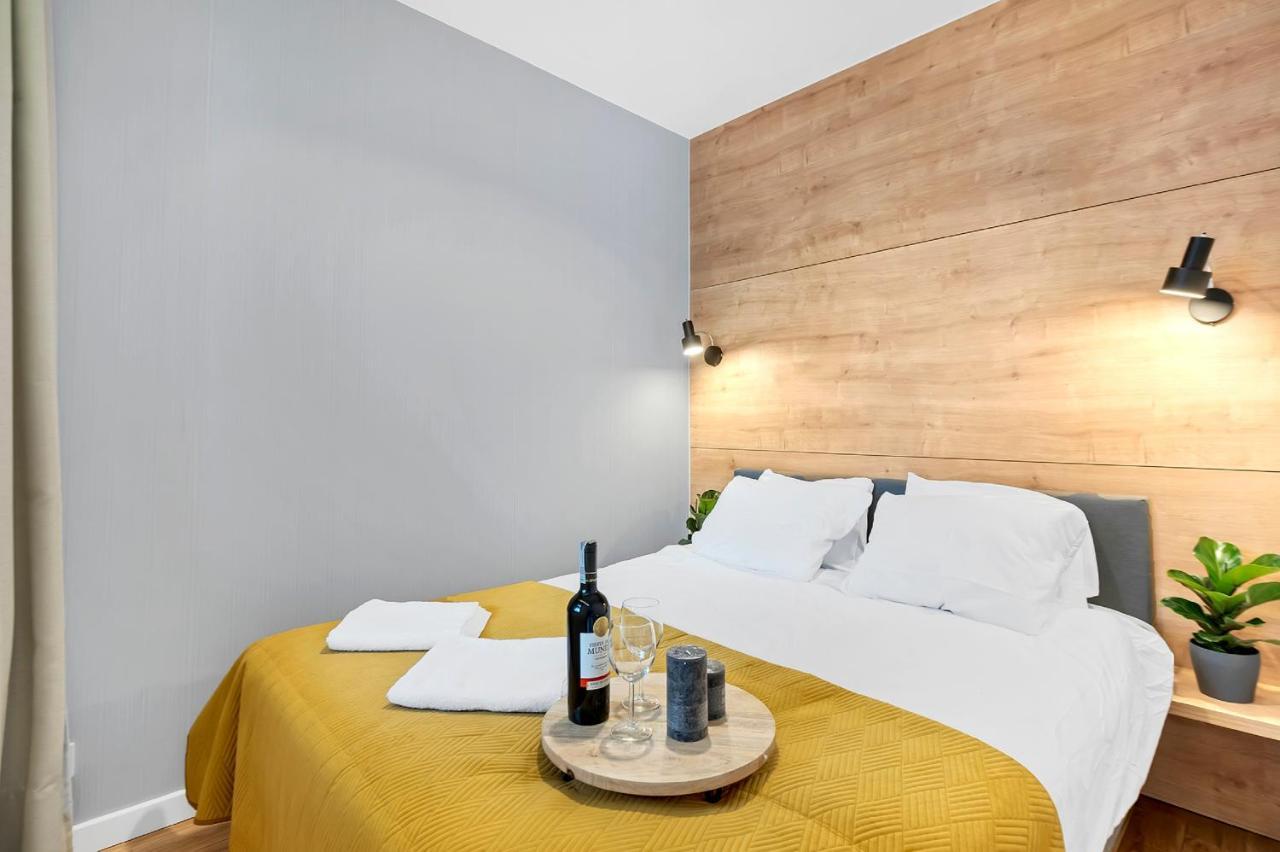 Modern With Access To The Pool Near Rondo Daszynskiego Station Apartamento