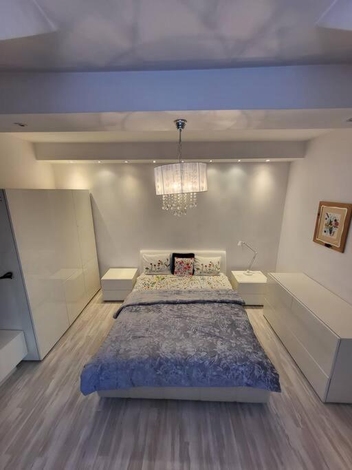 - Mi Premium * Warsaw