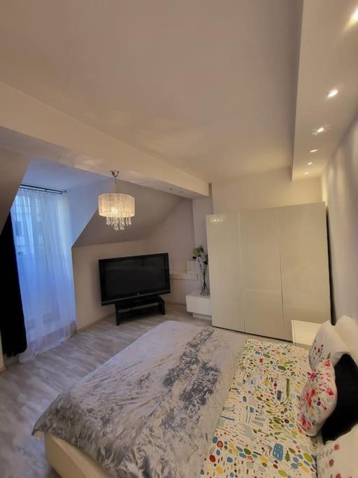 - Mi Premium Warsaw