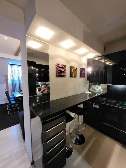 - Mi Premium Apartment *