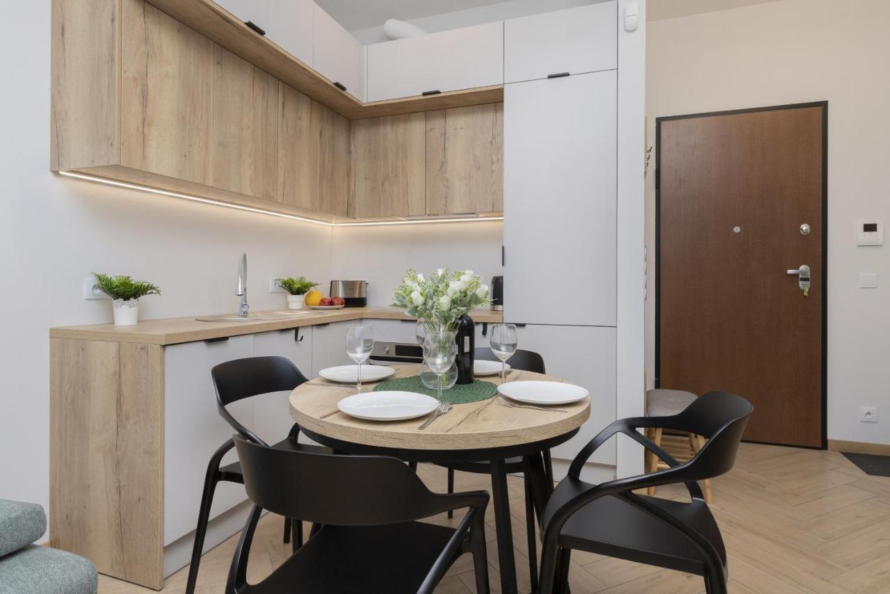 Krochmalna Center By Renters Apartment