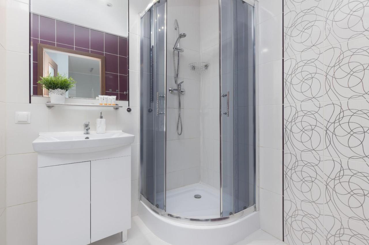 Young By Renters Apartamento Varsóvia