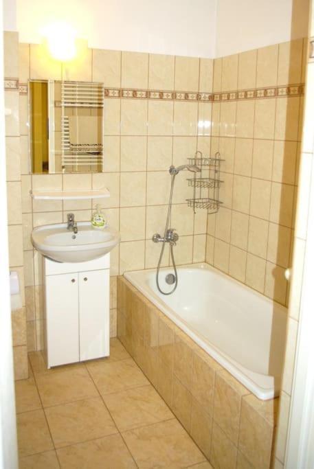 Przestronne Na Spokojnym Osiedlu, Free Parking Space Apartament Warszawa