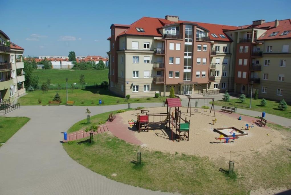 Przestronne Na Spokojnym Osiedlu, Free Parking Space Apartment Warsaw