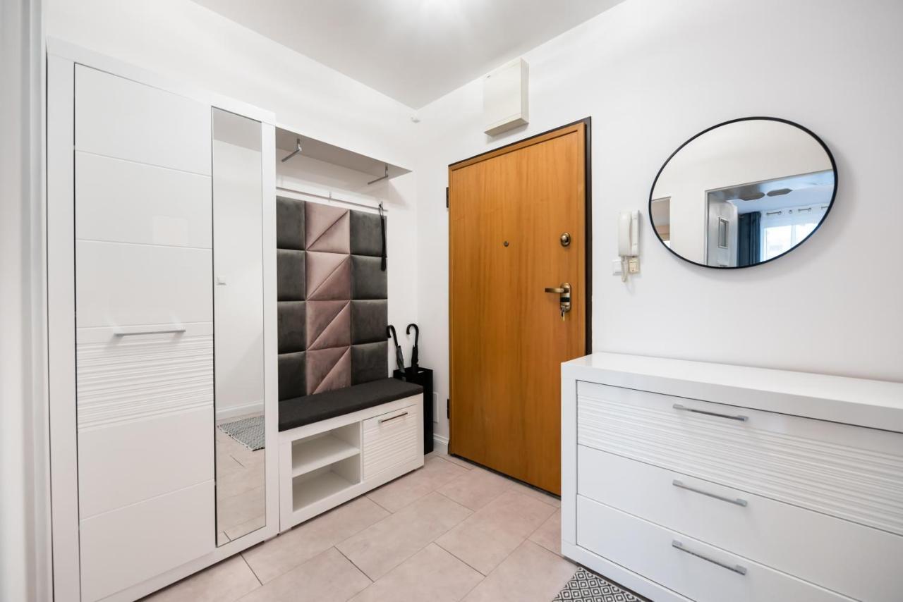 Metro Kondratowicza Velvet Apartment