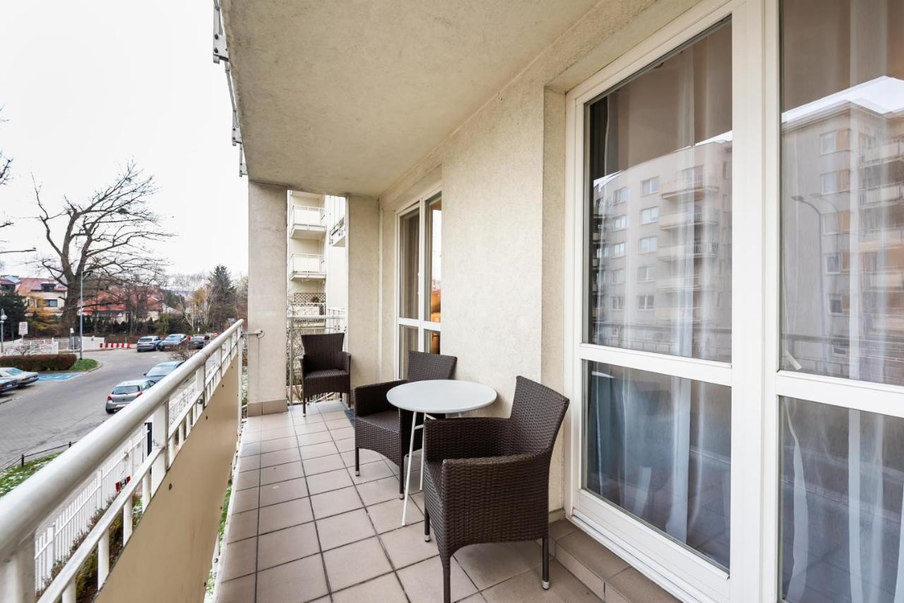 Metro Kondratowicza Velvet Apartment *