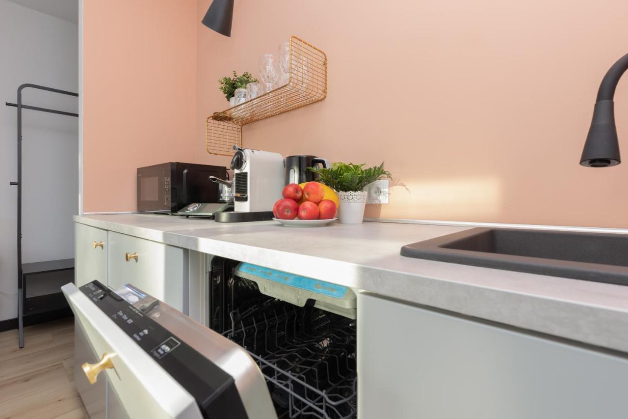 Batorego Studio By Renters *