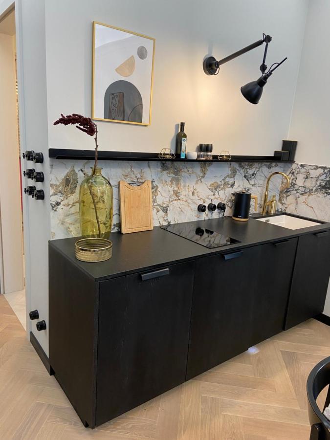 Ak Apartment *
