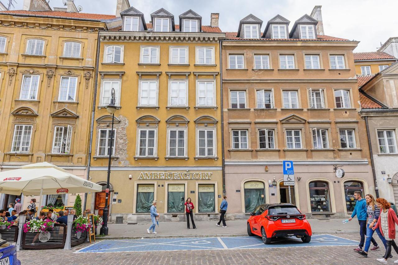Lumina On The Market Square Near The Royal Castle Warsaw