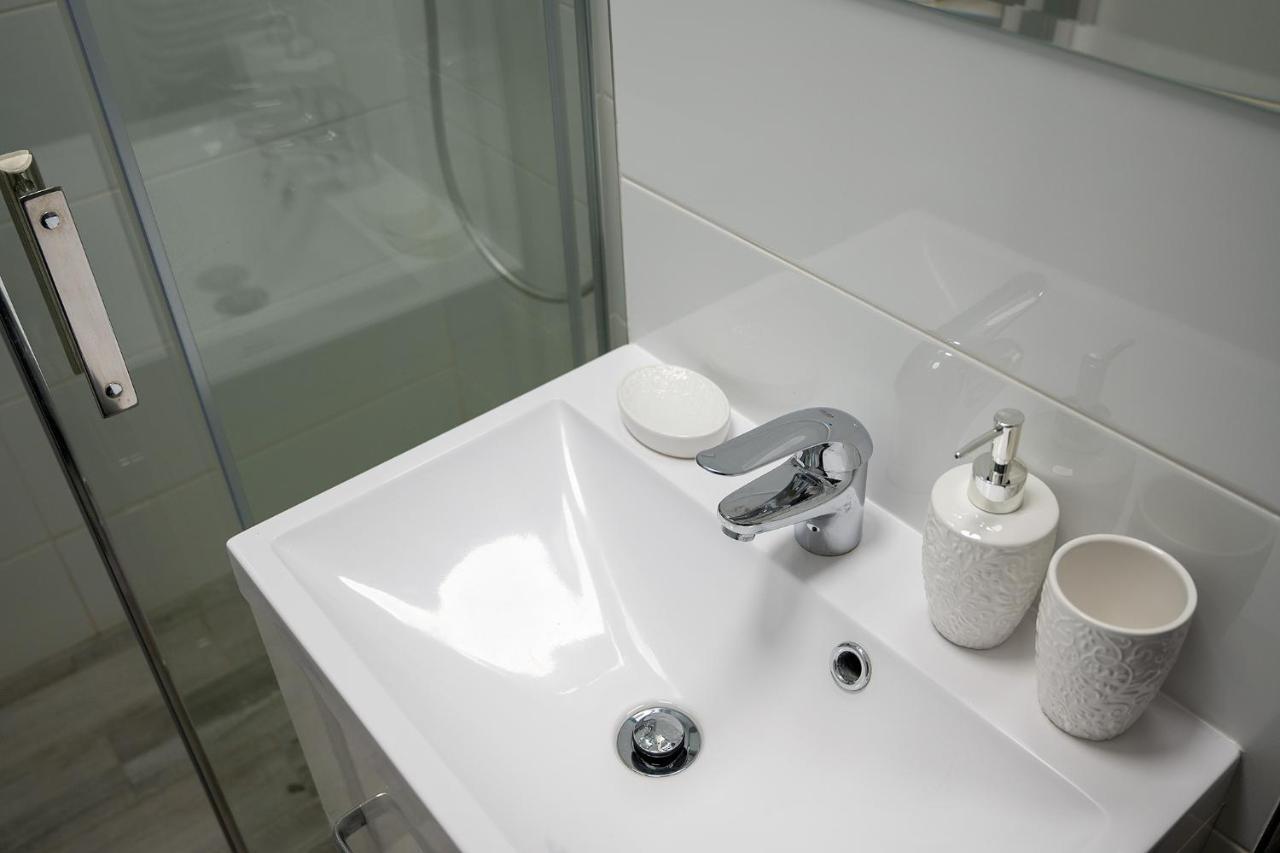 Jagiellonska 64 Prywatne Mieszkanie Z Oddzielna Sypialnia I Balkonem Samodzielne Zameldowanie! Self Check-in System! Apartamento