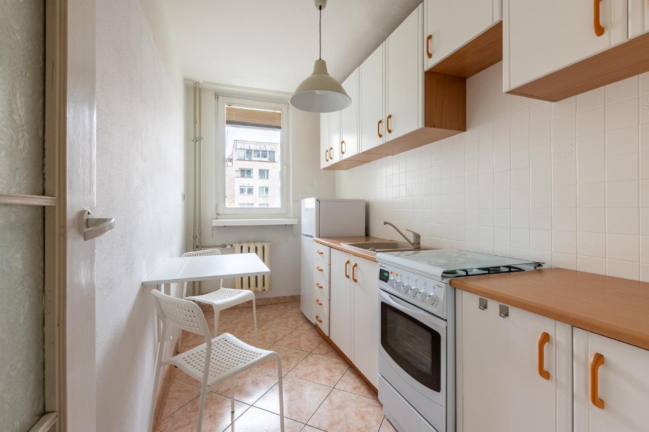 Apartment Jagiellonska 4: Private With Balcony Near National Stadium Warsaw