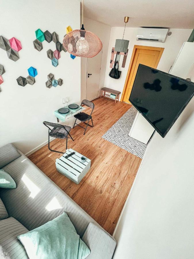 Pink Old Town Warsaw, 2 Rooms, Ac, Brand New! *