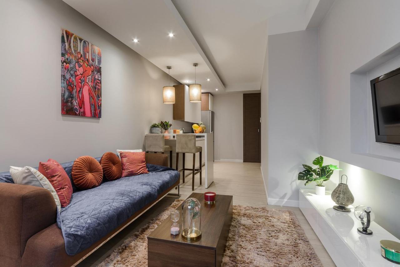Luxury In Platinum Tower Apartment