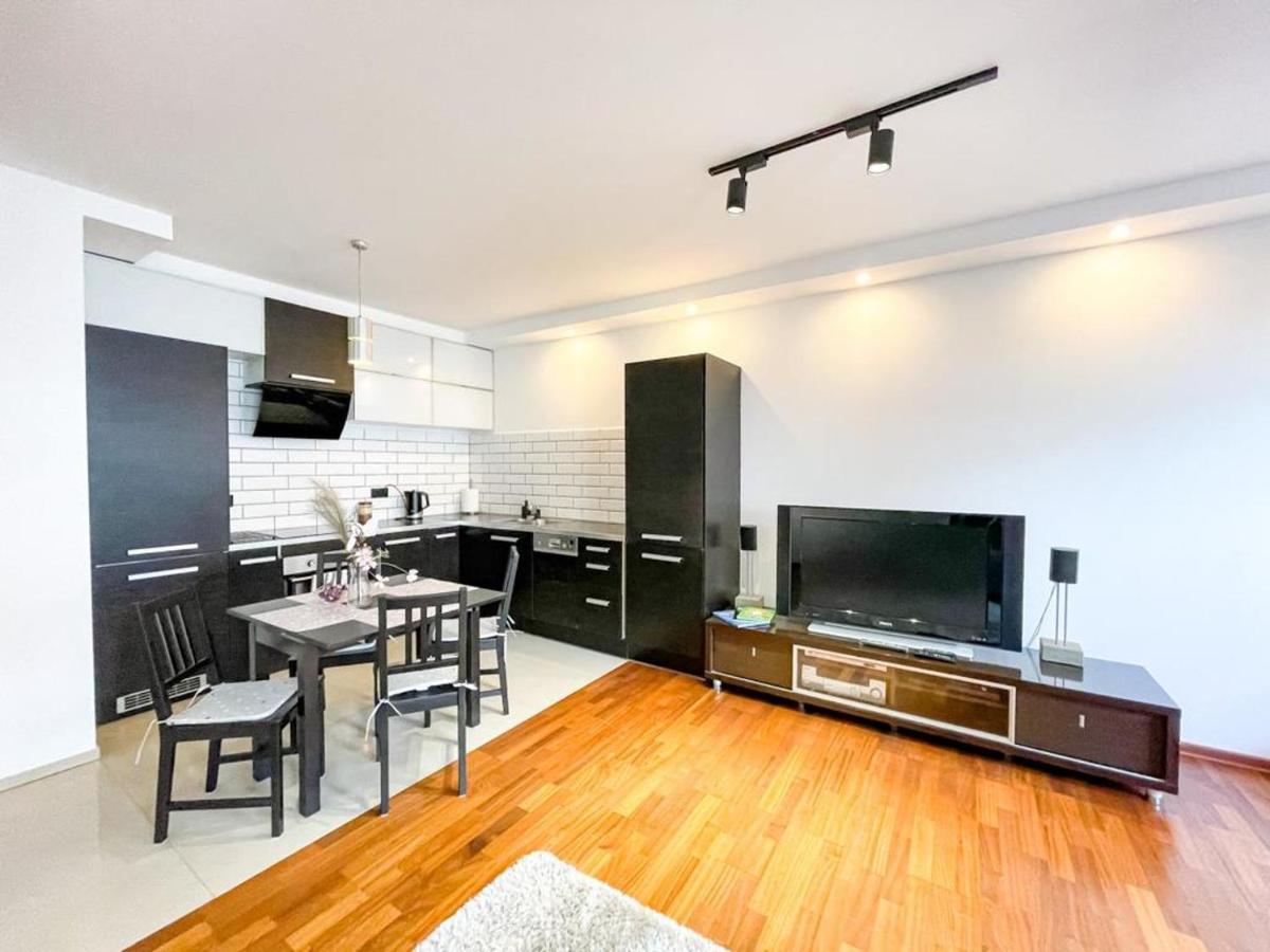 Apartament Super Bobrowiecka 3 *