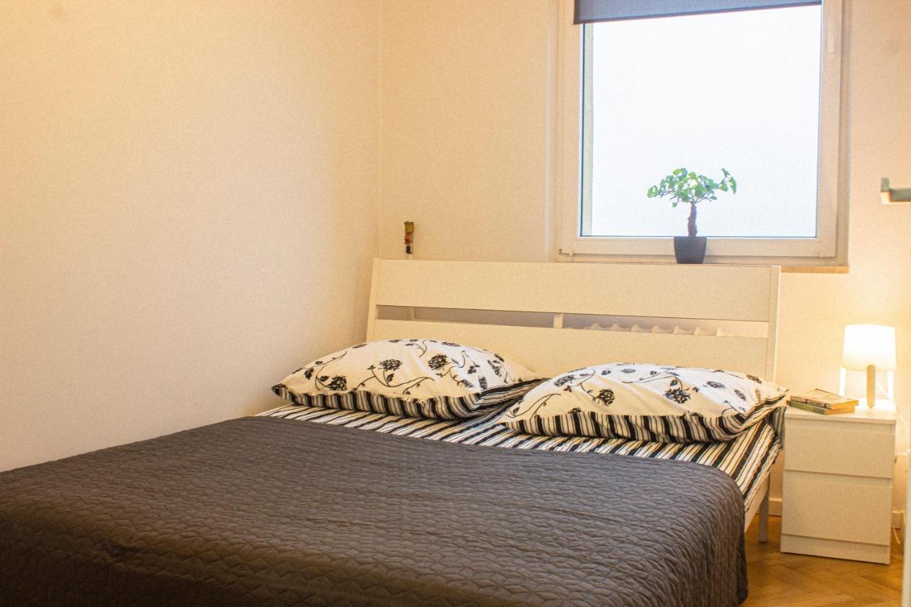 Apartamento Przytulne Mieszkanie Z Balkonem Varsóvia