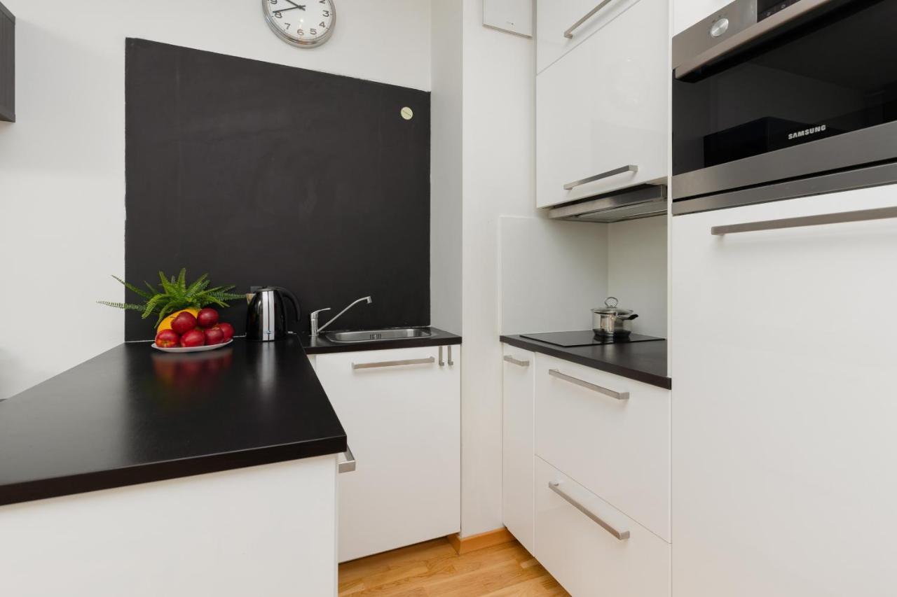 Bemowo Modern Dywizjonu 303 By Renters * Warsaw