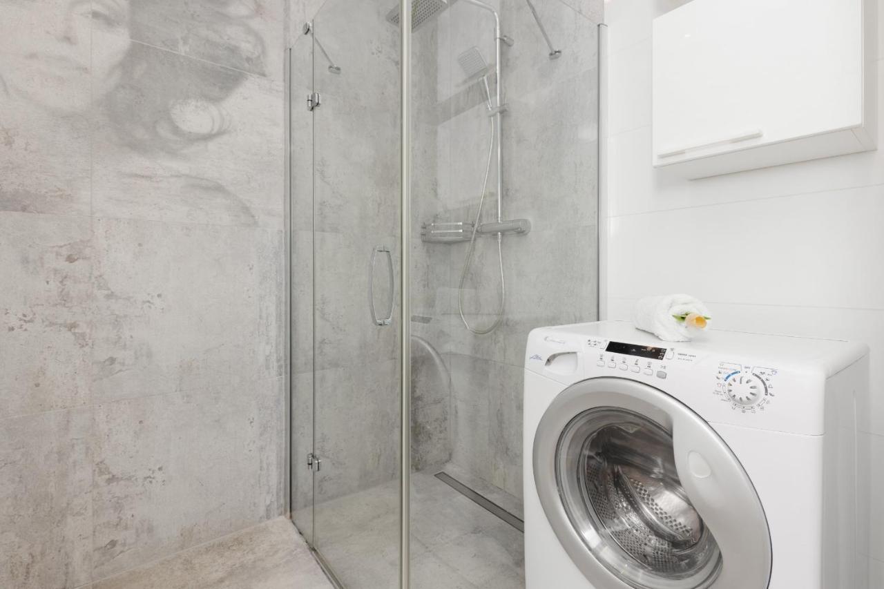 Bemowo Modern Dywizjonu 303 By Renters Warsaw