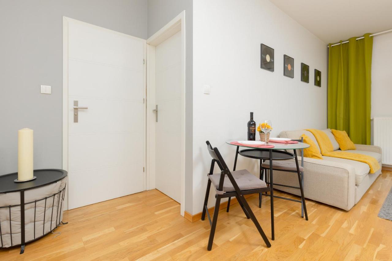 Bemowo Modern Dywizjonu 303 By Renters