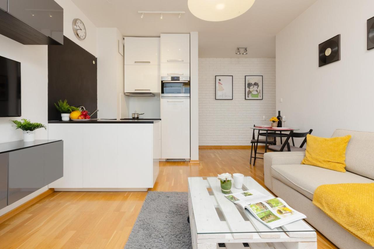 Bemowo Modern Dywizjonu 303 By Renters