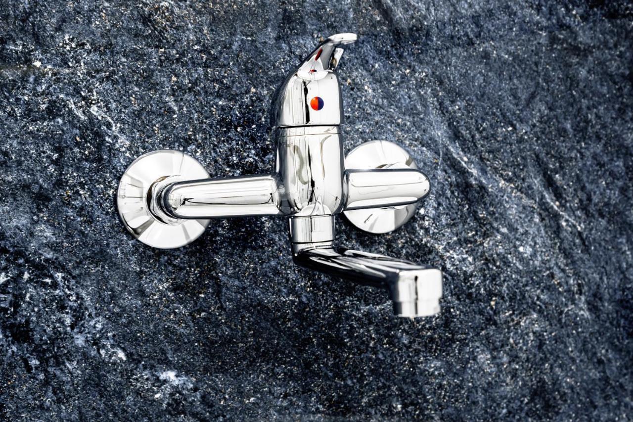 Magnetic Nowogrodzka A *
