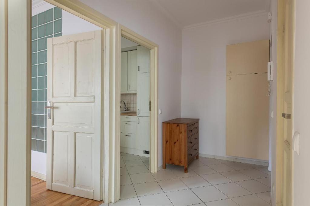 Apartment Orla 6: Private With Separate Bedroom And Balcony Near Metro
