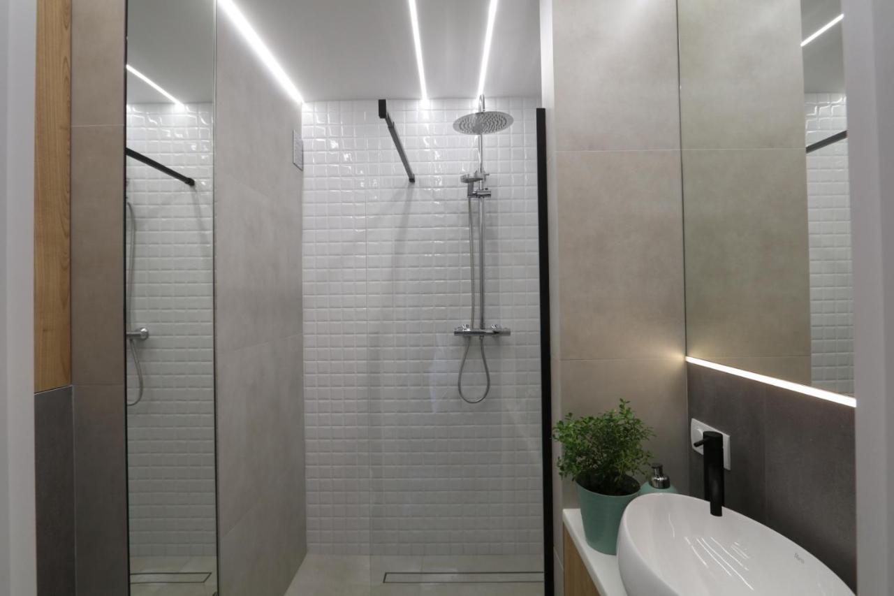 Homestay Romaszewskiego Zoliborz Bedroom Pokoj Metro Warsaw