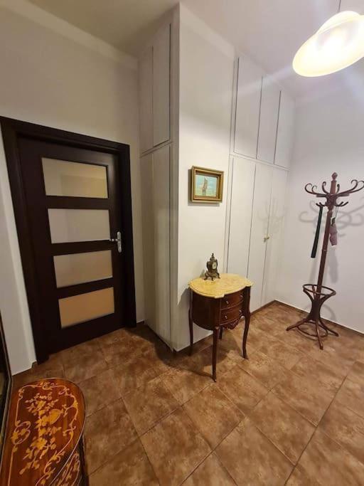 Apartament Stare Apartment *