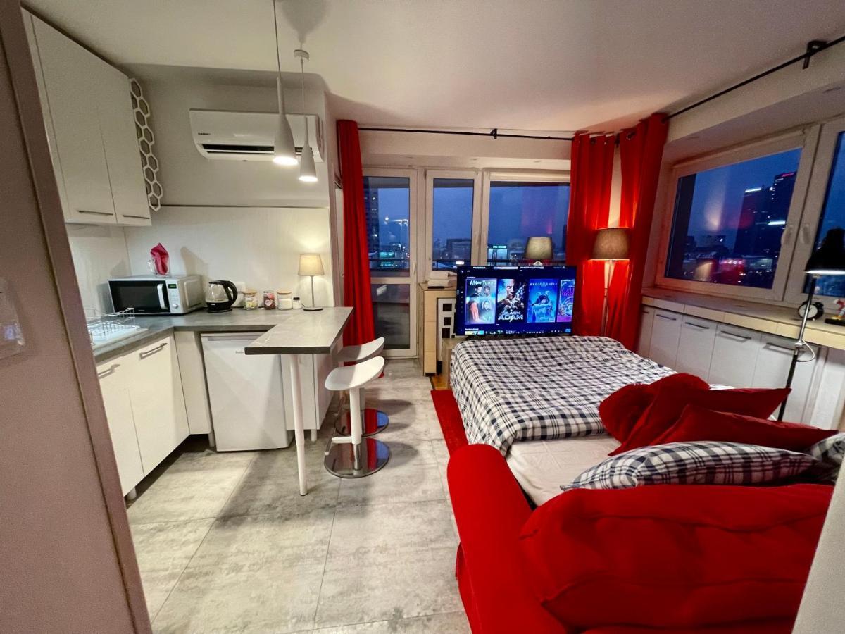 Metro Wifi 300mbs 65'tv Netflix Hbo Appletv+ Apartment