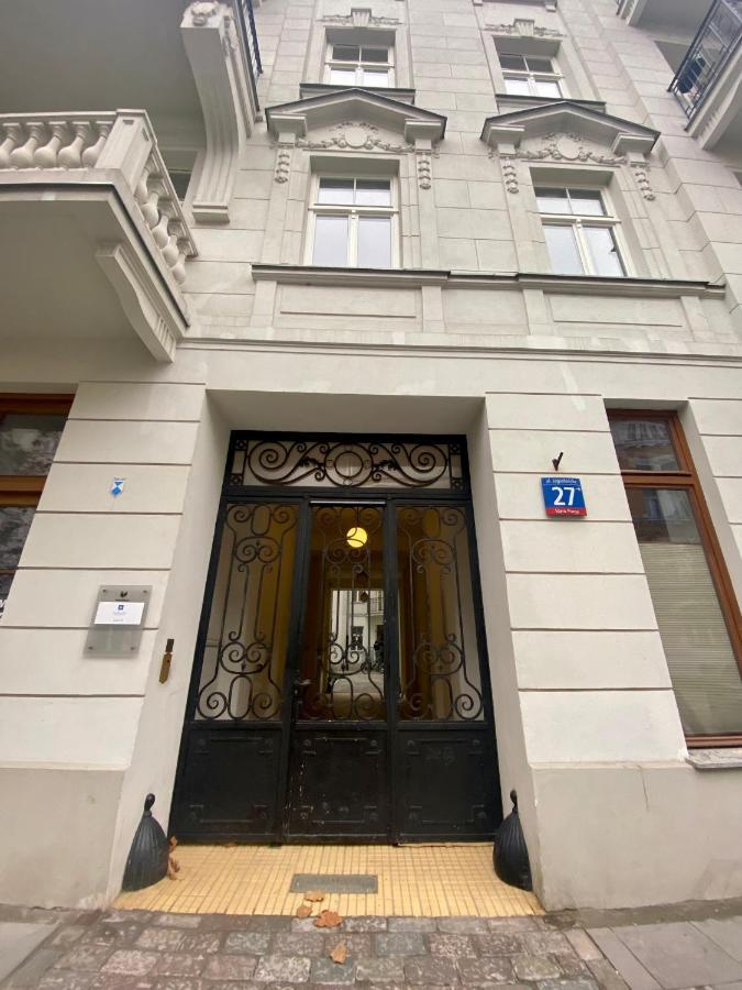 Ak Apartment *