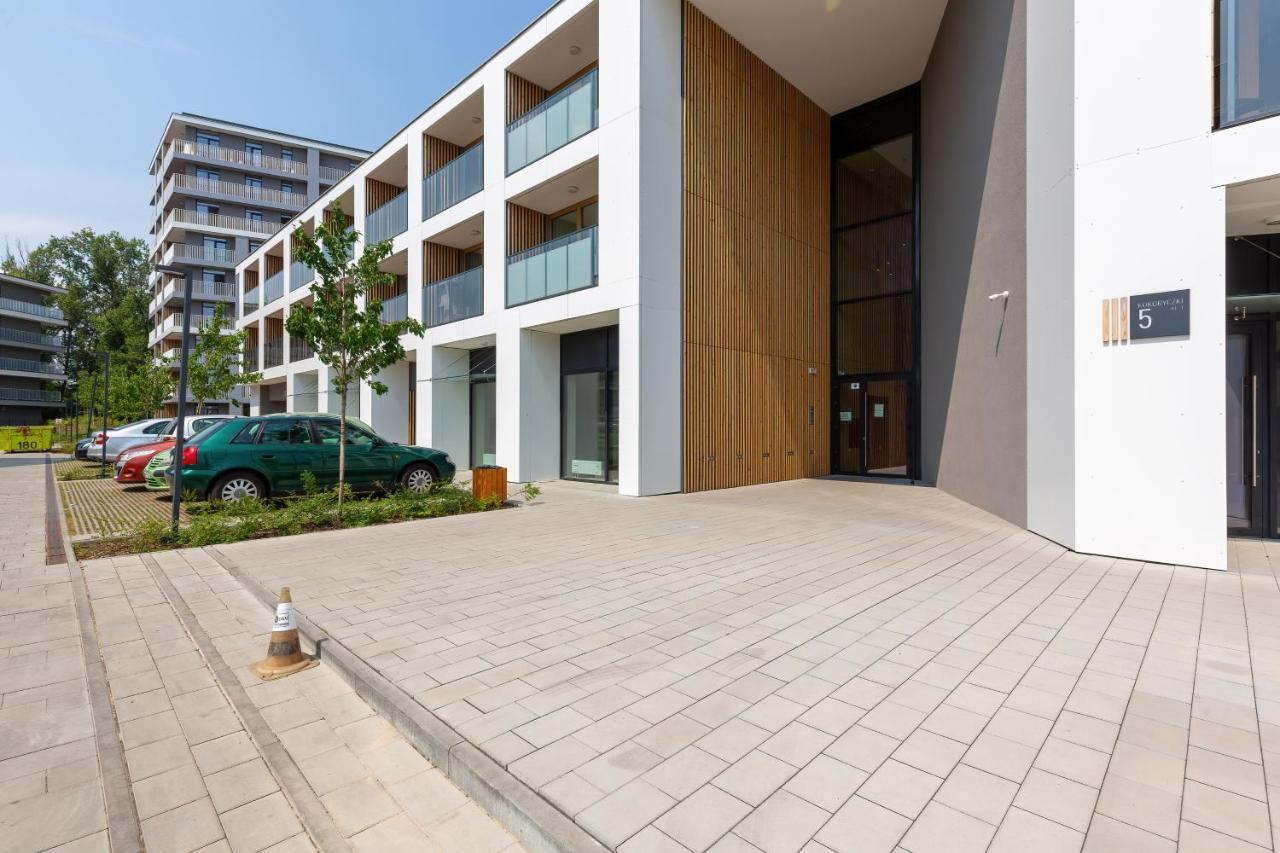 Elegancki Z Parkingiem By Renters Apartment *