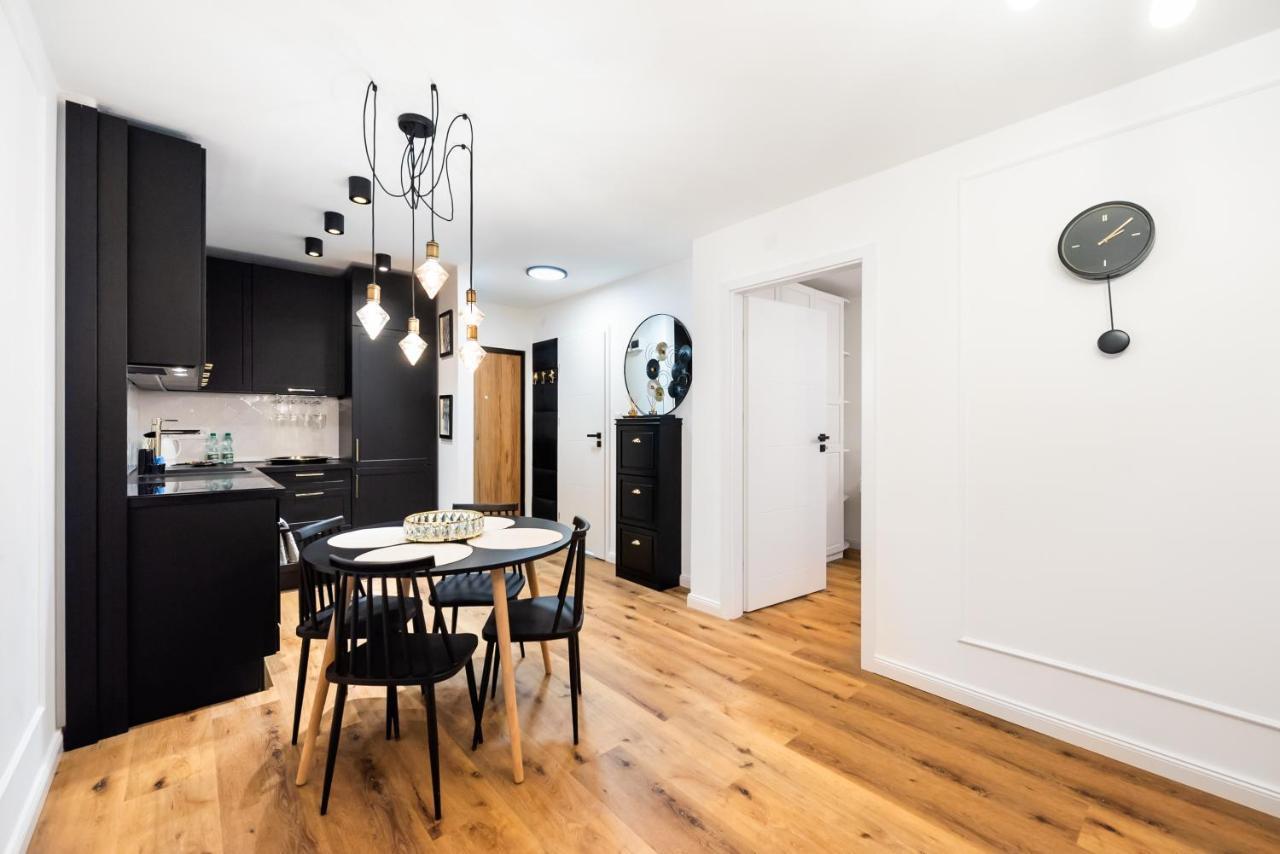 Apartament Wola Golden *