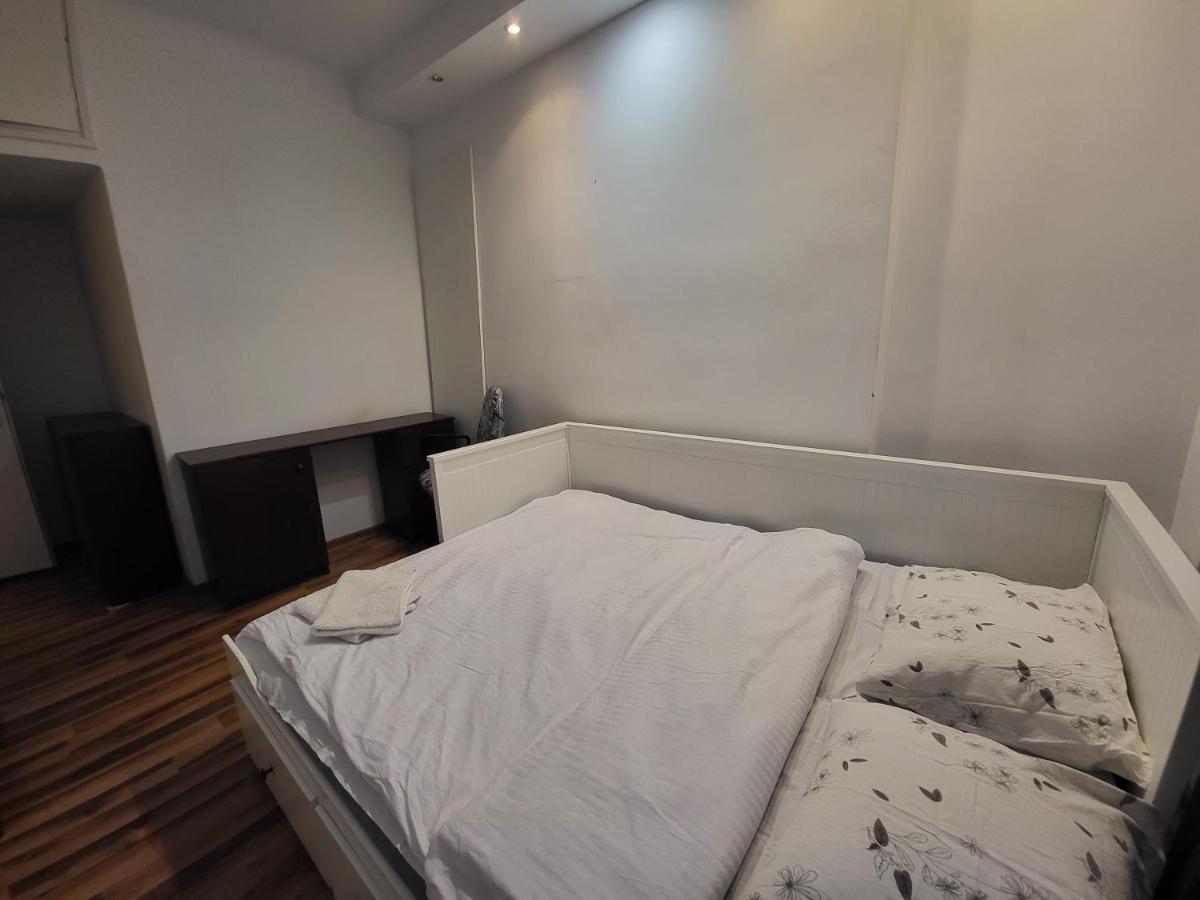 Bed & Breakfast Koszykowa Near Central Station
