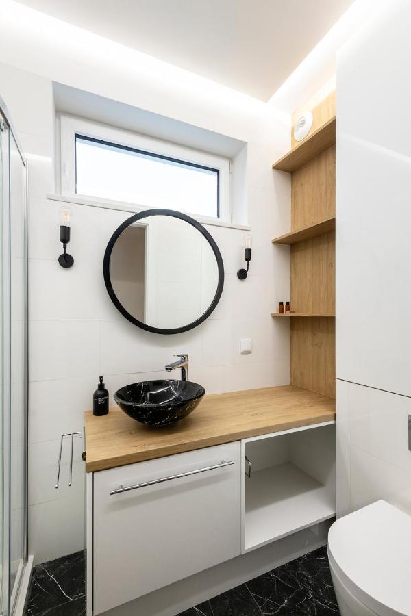 Shortstaypoland Bartycka Apartament *