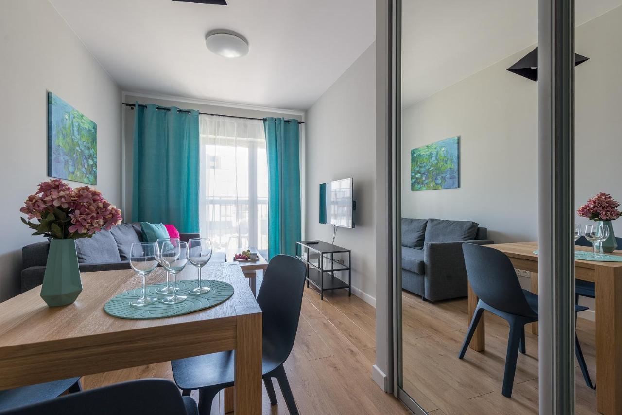 Okecie Airport Bakalarska 2 P&o Serviced *