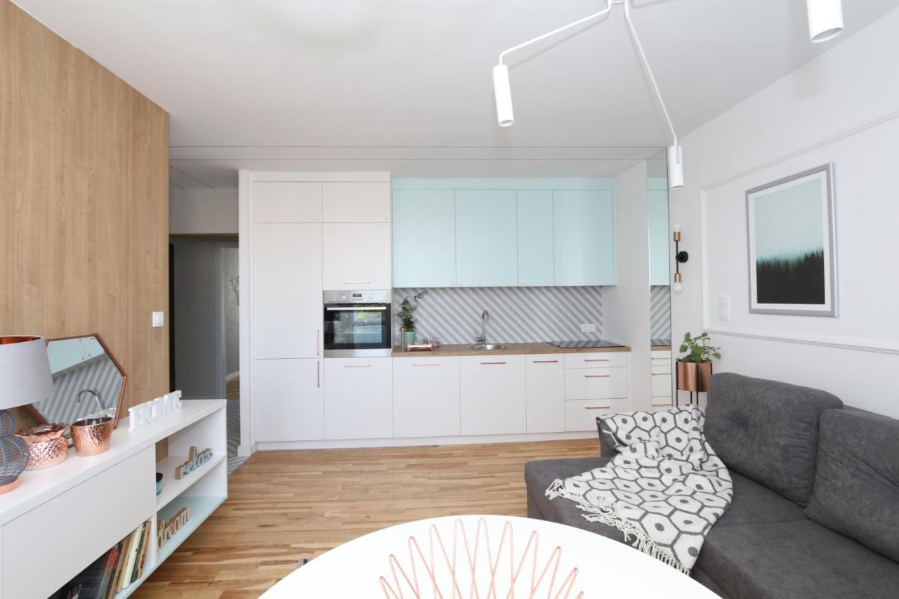 Homestay Romaszewskiego Zoliborz Bedroom Pokoj Metro Warsaw