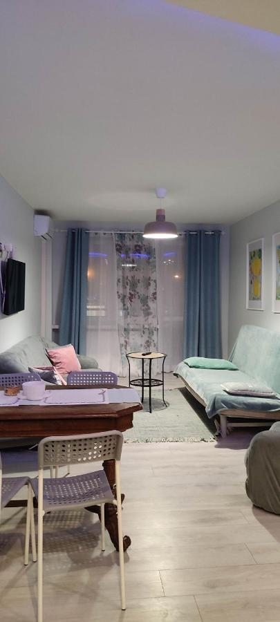 Apartment Centrum Warszawy Klimatyzacja Ac W Salonie I Wentylator W Sypialni -City Center The Best Places Warsaw