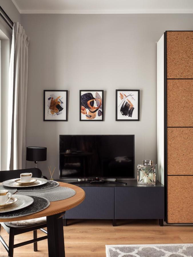 Apartment Prymasa Tysiaclecia 83a Center View By Perfect Warsaw