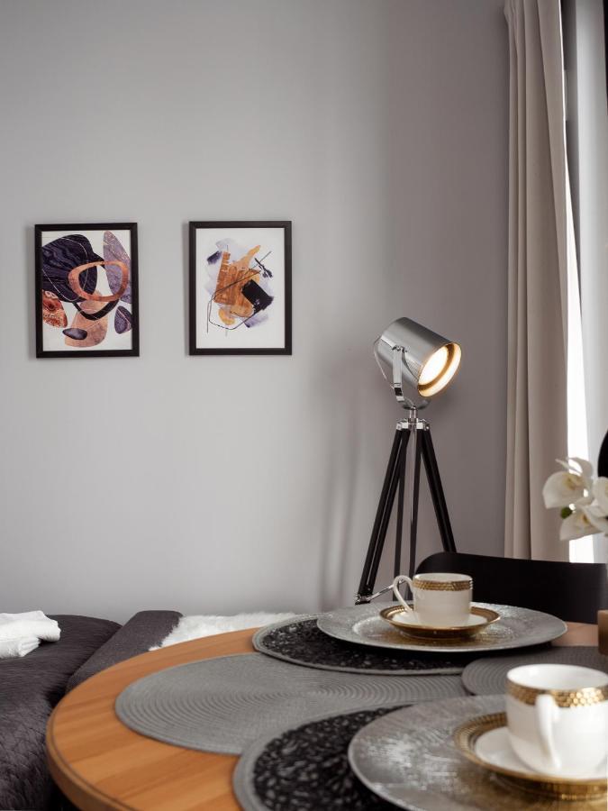 Apartment Prymasa Tysiaclecia 83a Center View By Perfect
