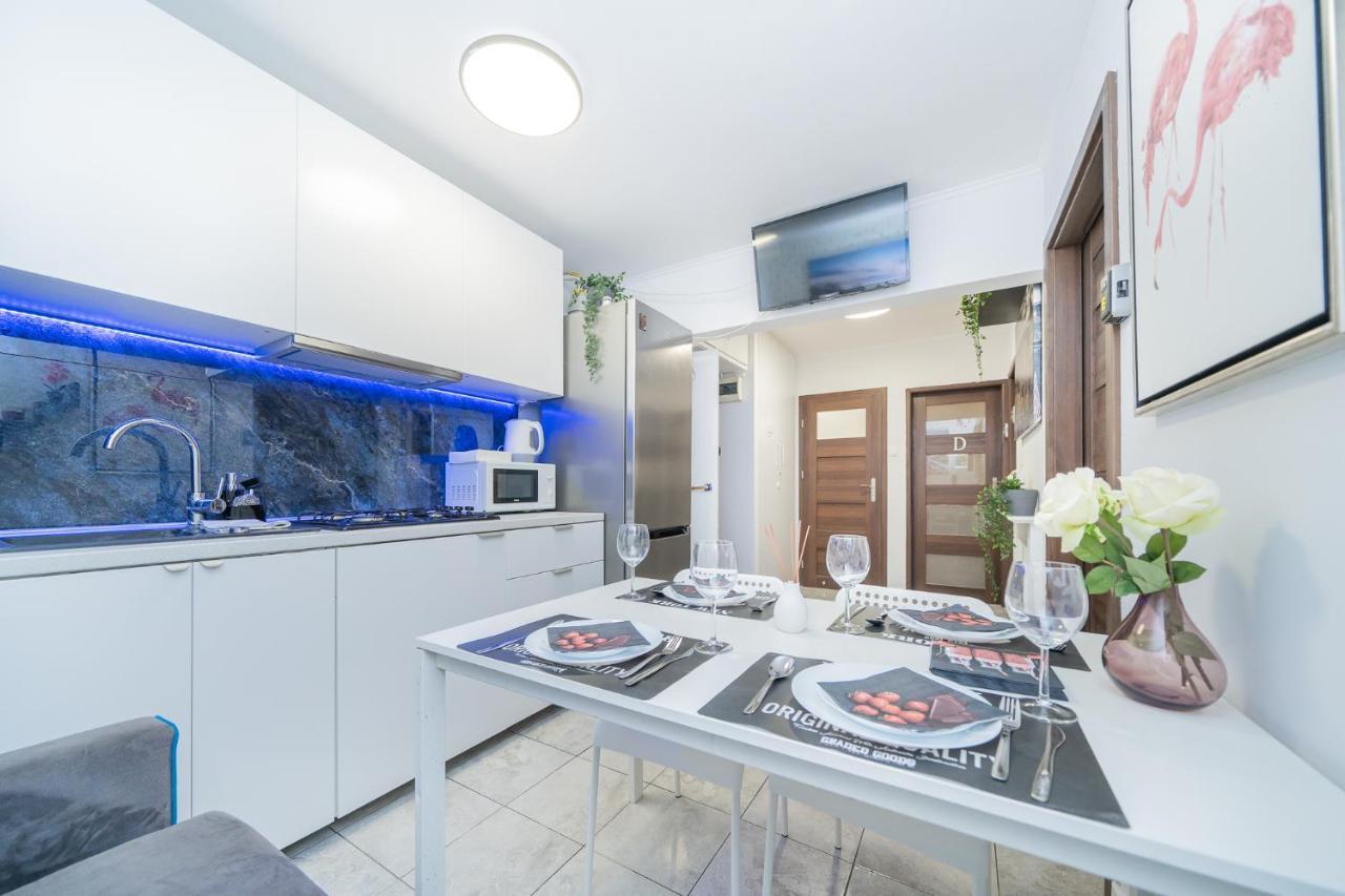 Apartament Unitapartaments Short Rent In By Metro Station Rondo Onz With 3bedrooms 23 *