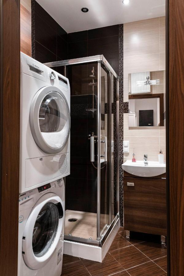 Clicktheflat Royal Route Warecka *