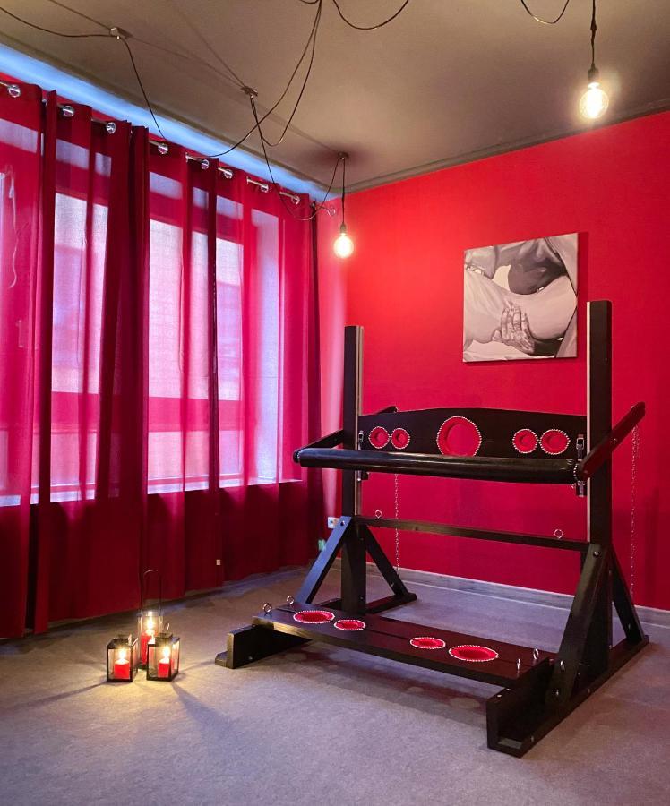 Love In The Heart Of Apartamento *