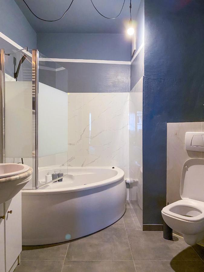 Love In The Heart Of Apartamento