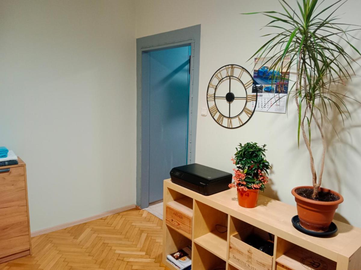 Apartment E-brechta Warsaw